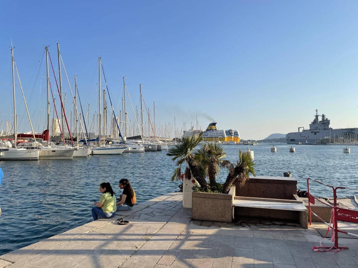 Appartement Mignon Calme Douillet Ascenseur Clim Etage Eleve Proche Parking Et Toutes Commodites Au Coeur Du Toulon Historique Eksteriør bilde