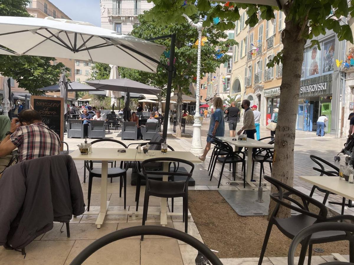 Appartement Mignon Calme Douillet Ascenseur Clim Etage Eleve Proche Parking Et Toutes Commodites Au Coeur Du Toulon Historique Eksteriør bilde