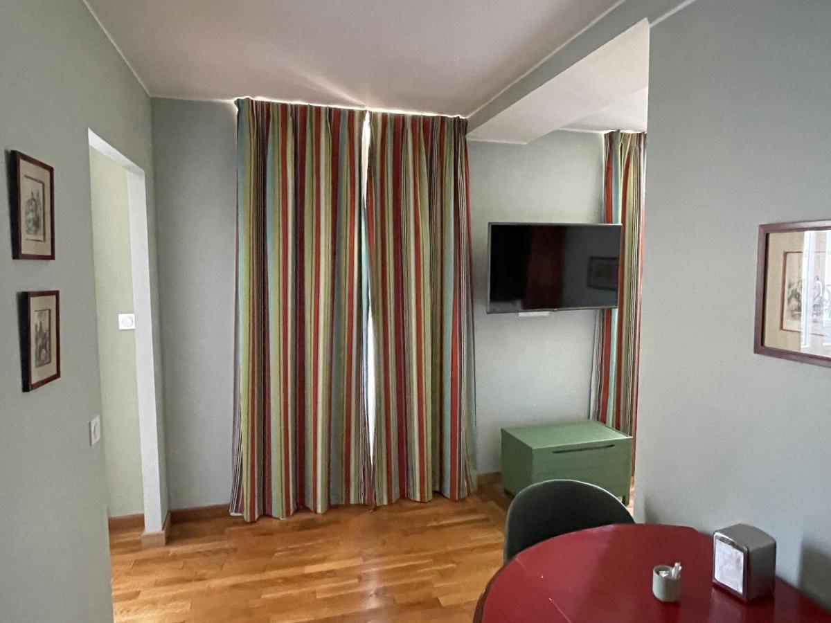 Appartement Mignon Calme Douillet Ascenseur Clim Etage Eleve Proche Parking Et Toutes Commodites Au Coeur Du Toulon Historique Eksteriør bilde